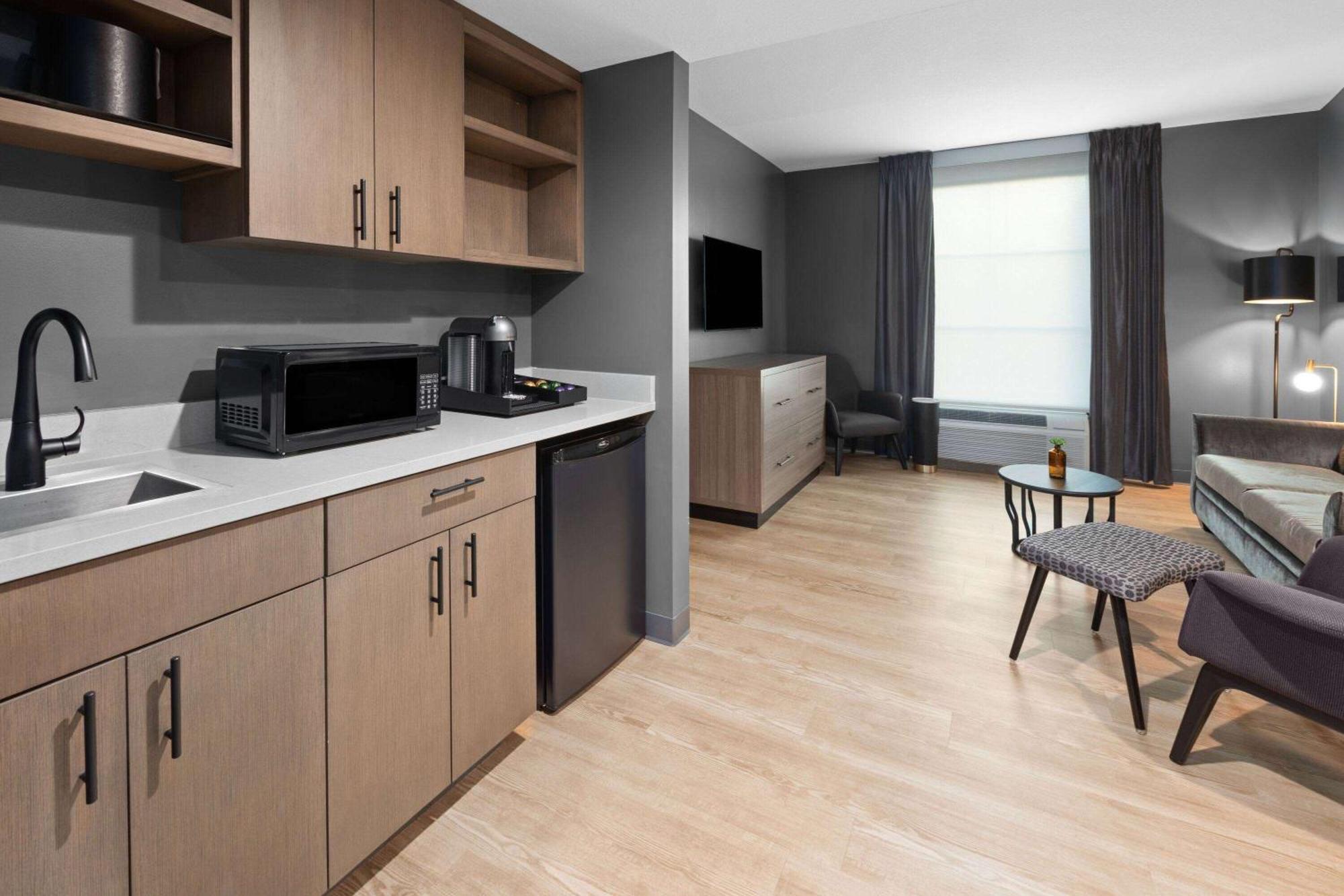 Riverbend Hotel And Suites, Trademark Collection By Wyndham アシュタビューラ エクステリア 写真
